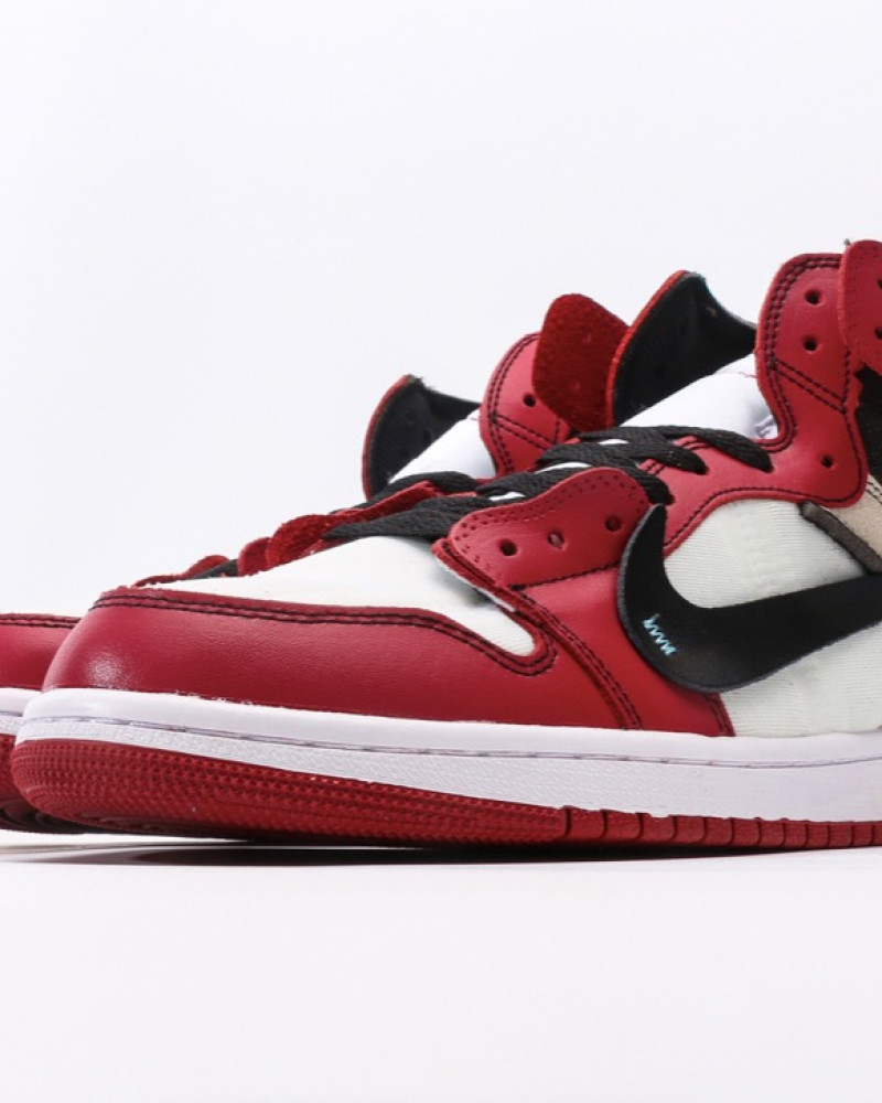 Off-White x Nike Air Jordan 1 "Chicago"