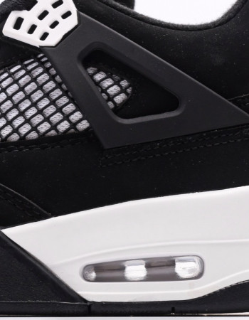 Air Jordan 4s "White Thunder"