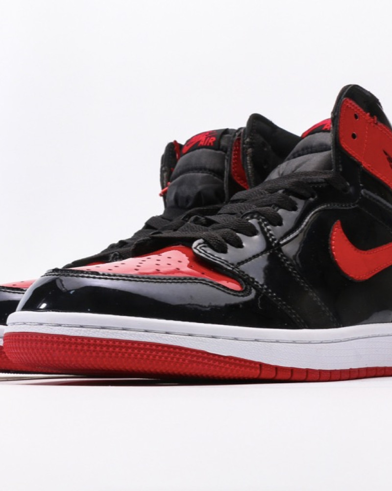 Air Jordan 1 Retro High OG Patent Bred