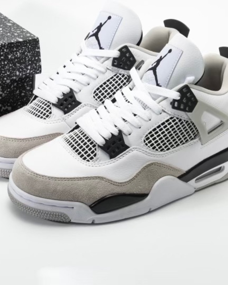 Air Jordan 4 Retro “Military Black”