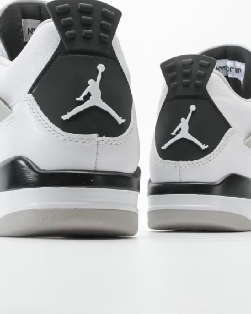 Air Jordan 4 Retro “Military Black”