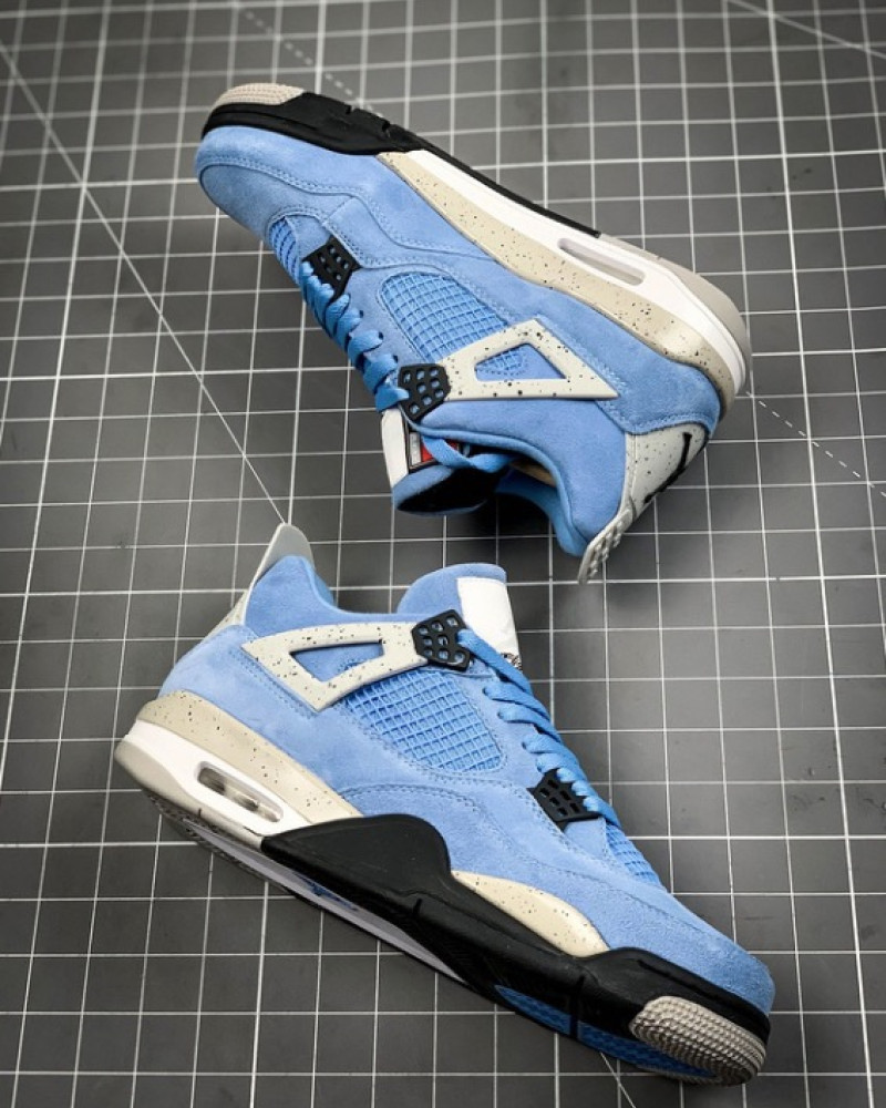 Air Jordan 4 Retro UNC “University Blue”