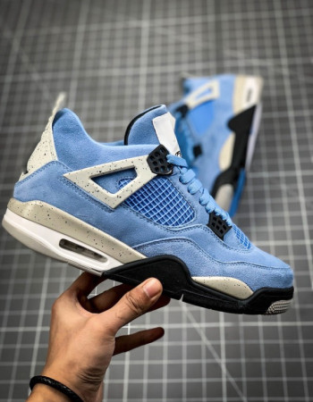 Air Jordan 4 Retro UNC “University Blue”