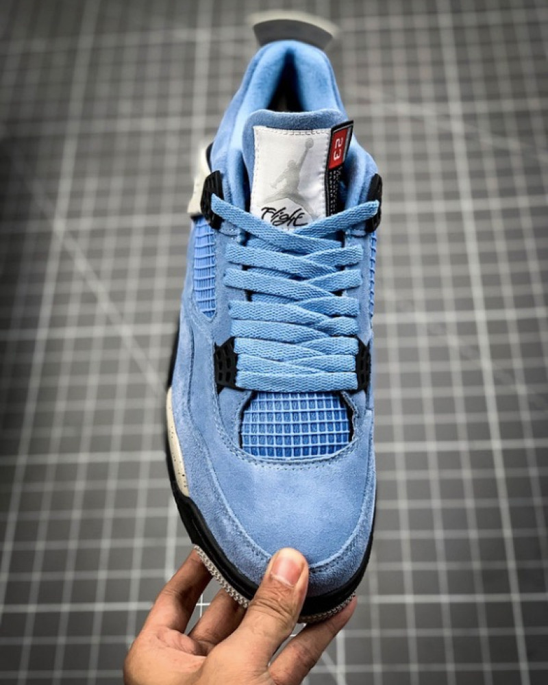 Air Jordan 4 Retro UNC “University Blue”