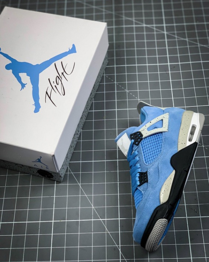 Air Jordan 4 Retro UNC “University Blue”