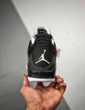 Air Jordan 4 Retro “Fear” 