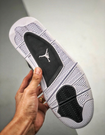 Air Jordan 4 Retro “Fear” 