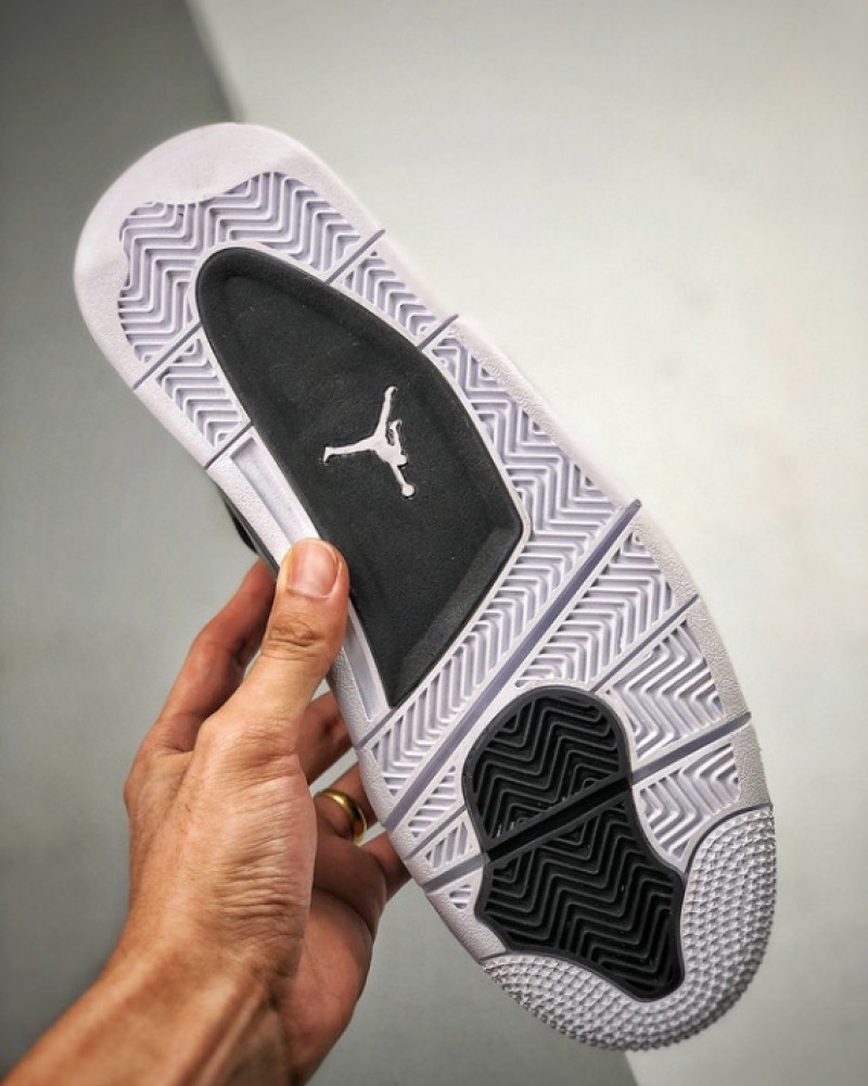 Air Jordan 4 Retro “Fear” 