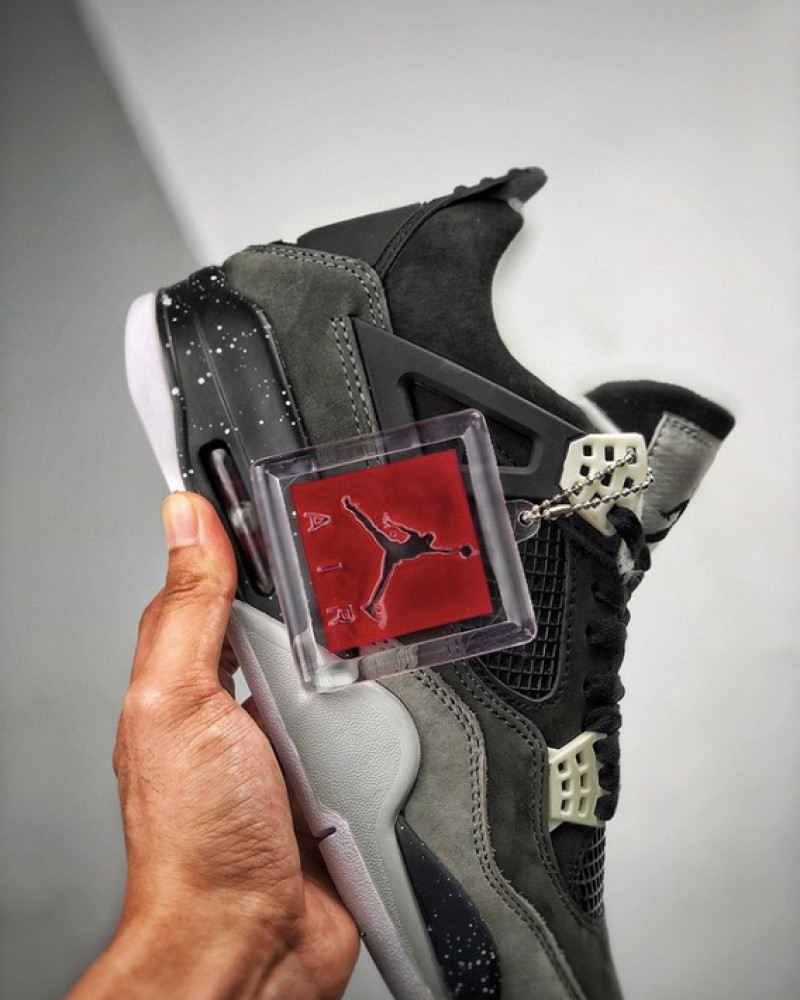 Air Jordan 4 Retro “Fear” 