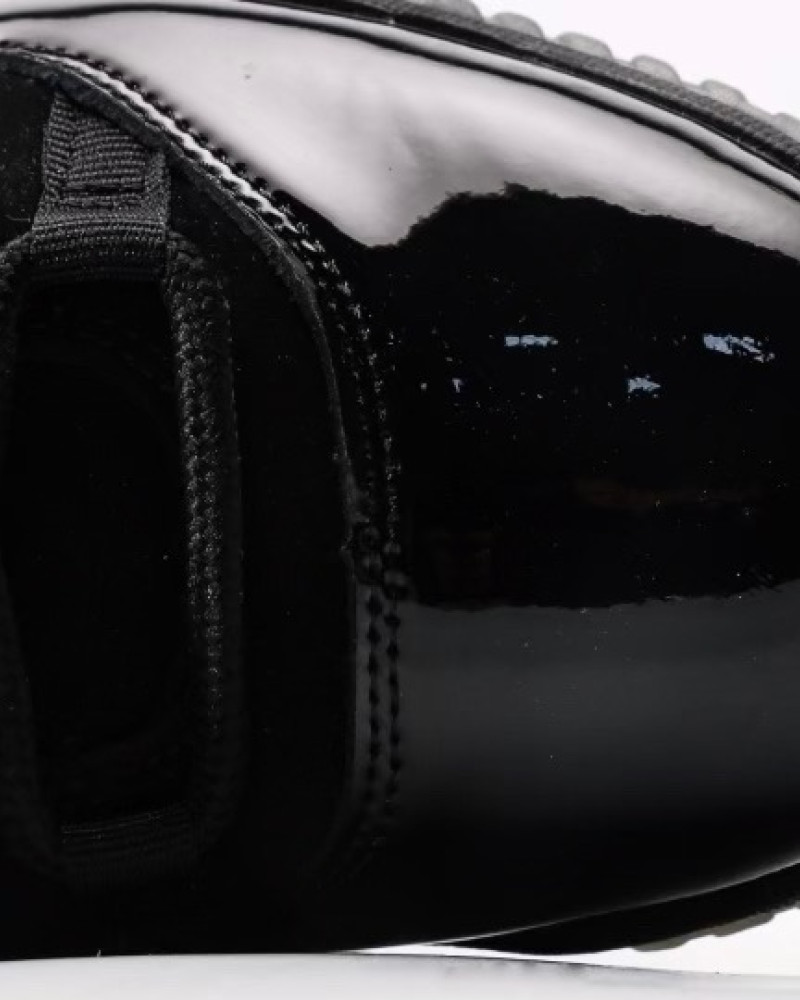 Air Jordan 11 “Cap and Gown”