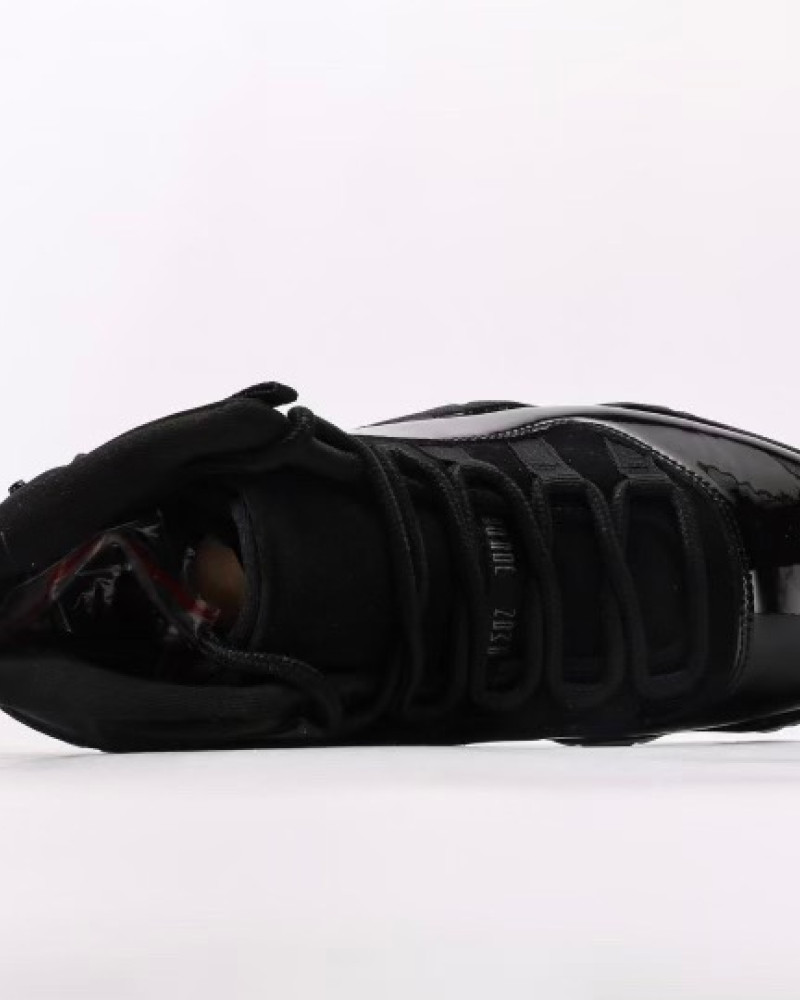 Air Jordan 11 “Cap and Gown”