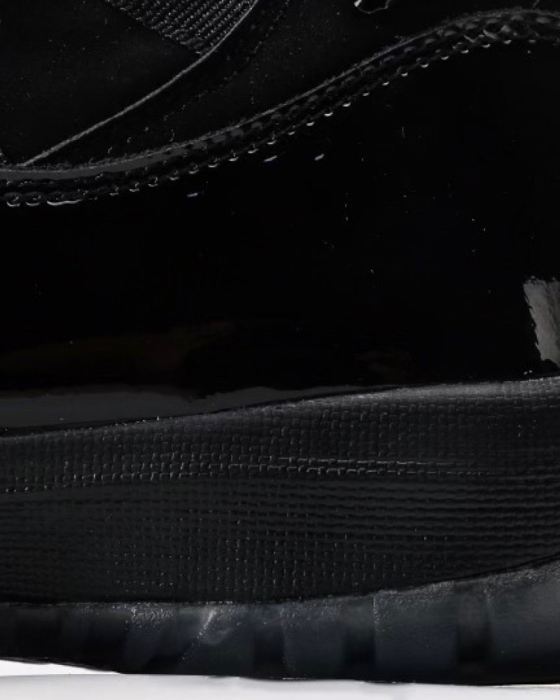 Air Jordan 11 “Cap and Gown”