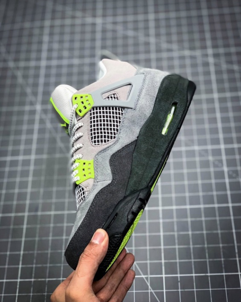 Air Jordan 4 Retro SE “Neon 95”