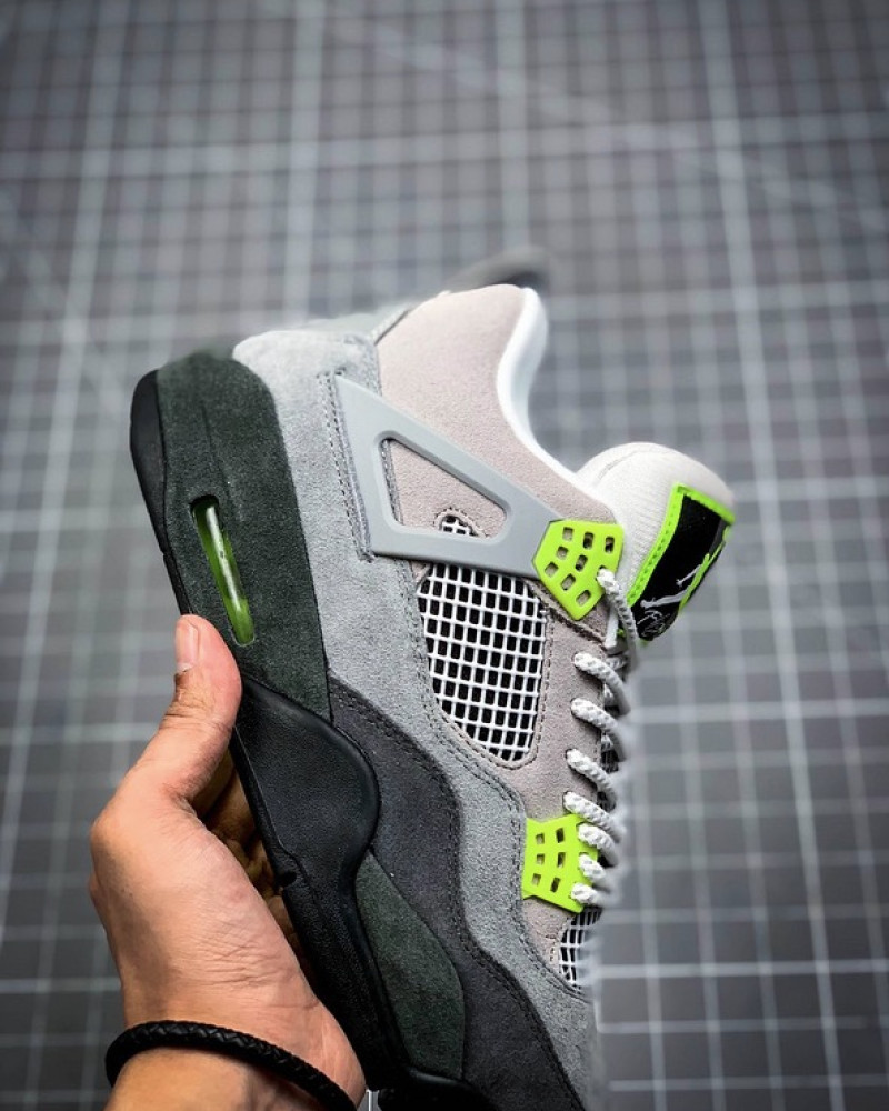 Air Jordan 4 Retro SE “Neon 95”