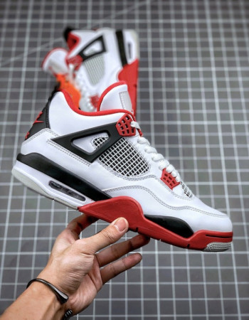 Air Jordan 4 Retro “Fire Red” (2020)