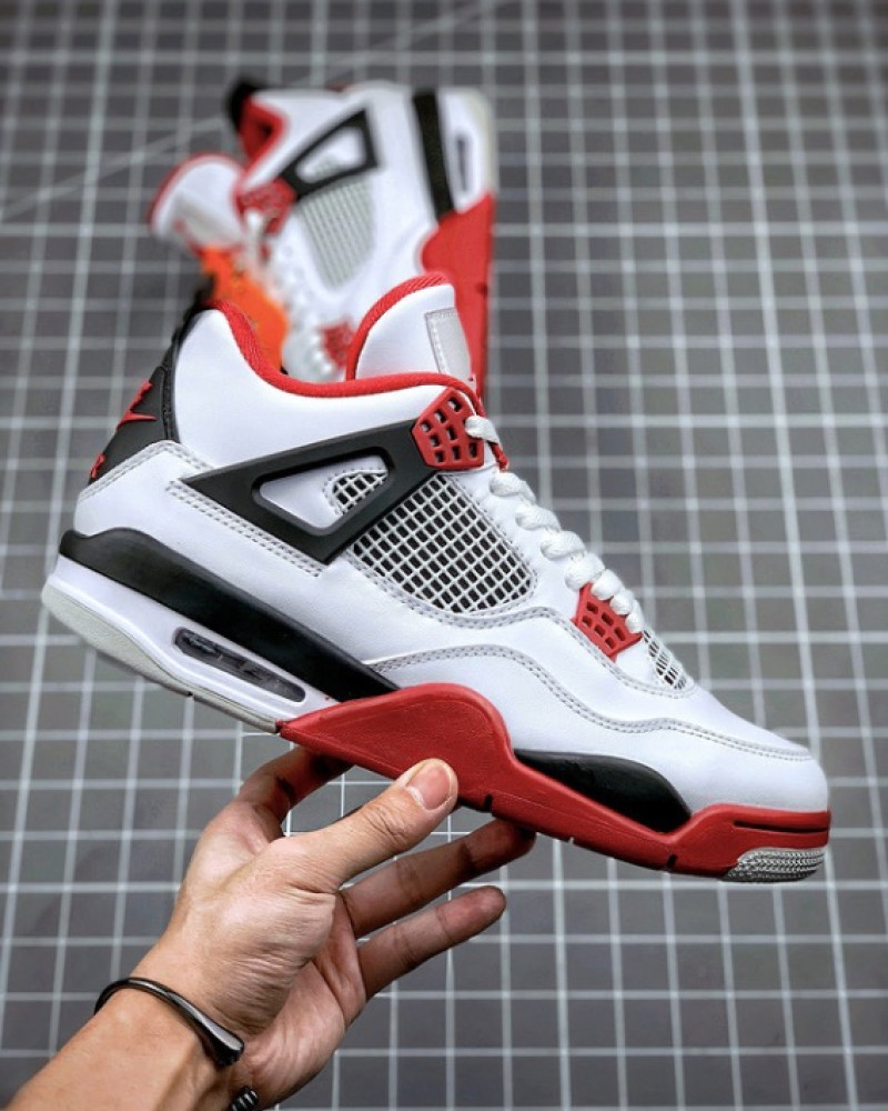 Air Jordan 4 Retro “Fire Red” (2020)