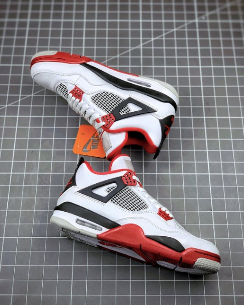 Air Jordan 4 Retro “Fire Red” (2020)