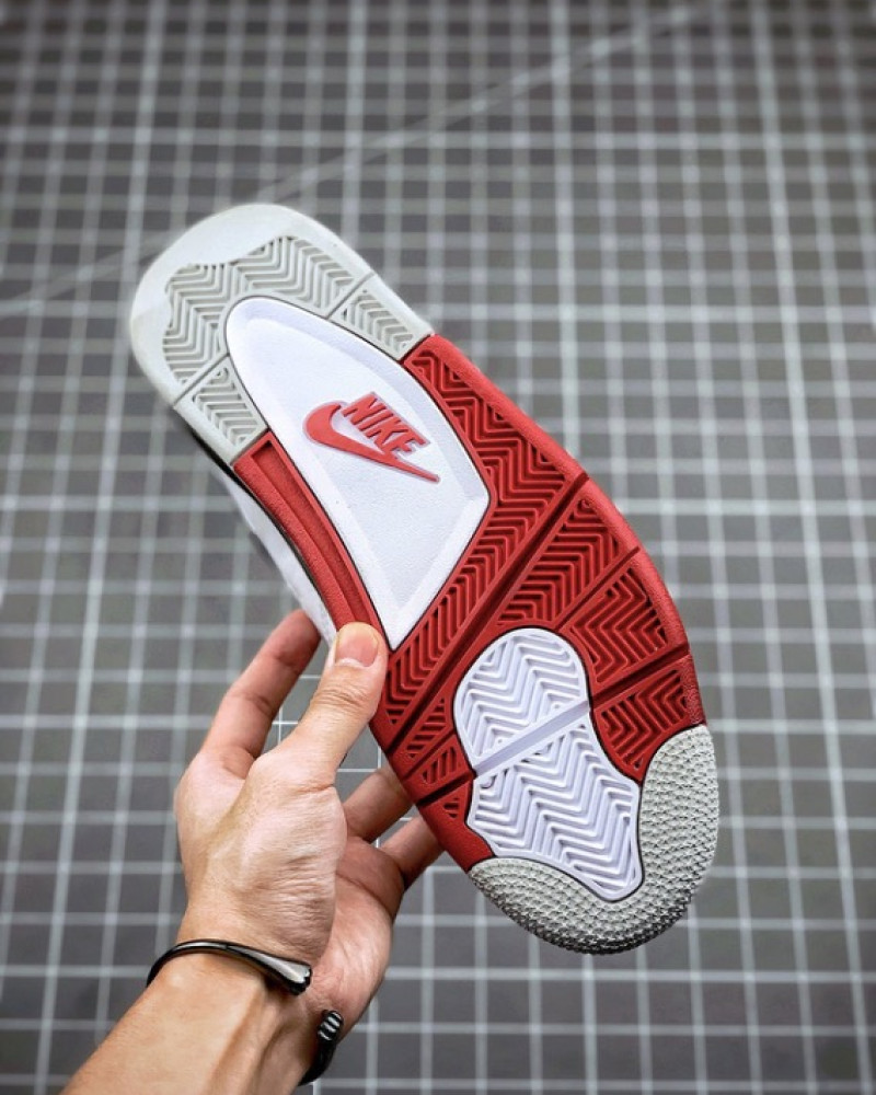 Air Jordan 4 Retro “Fire Red” (2020)