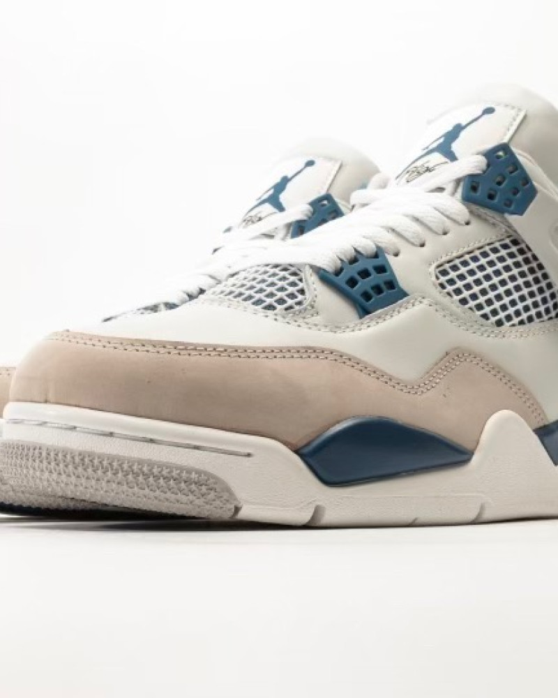 Air Jordan 4 Retro “Military Blue”