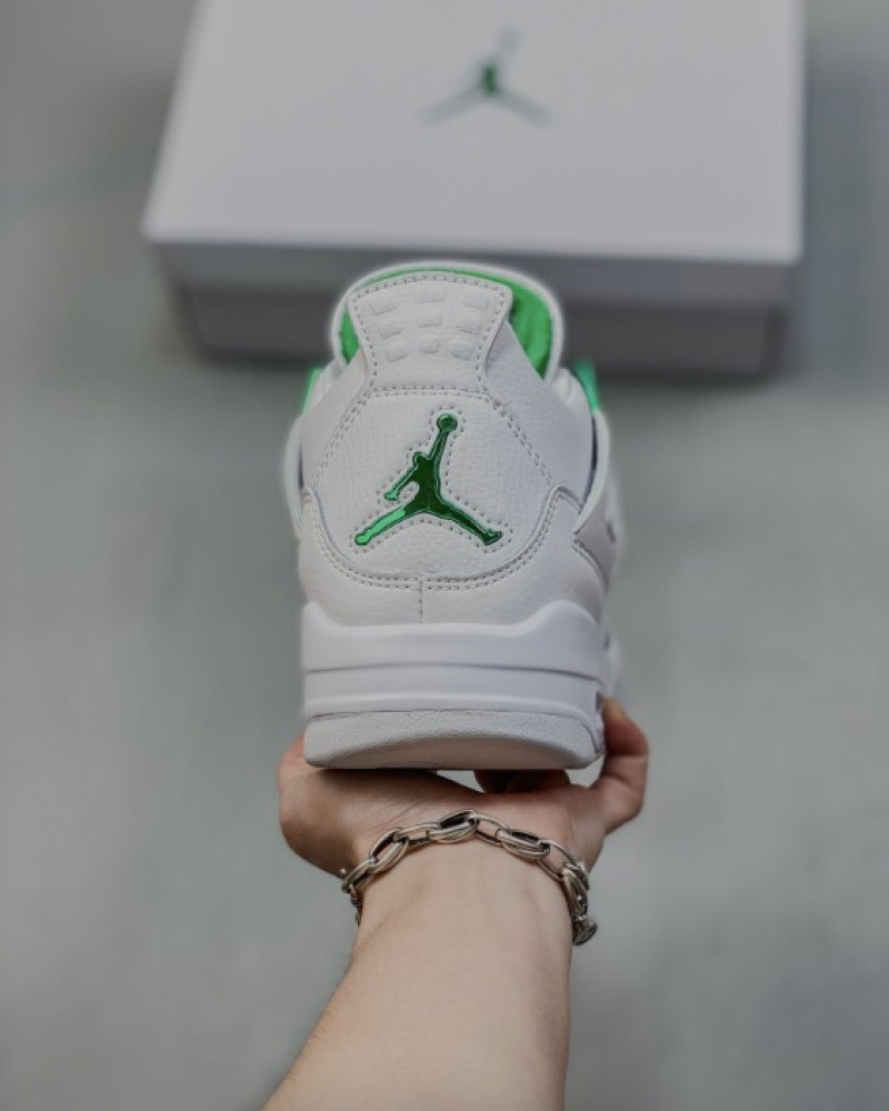 Air Jordan 4 Retro “Metallic Green”