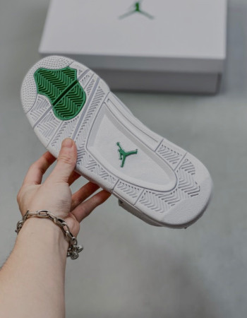 Air Jordan 4 Retro “Metallic Green”
