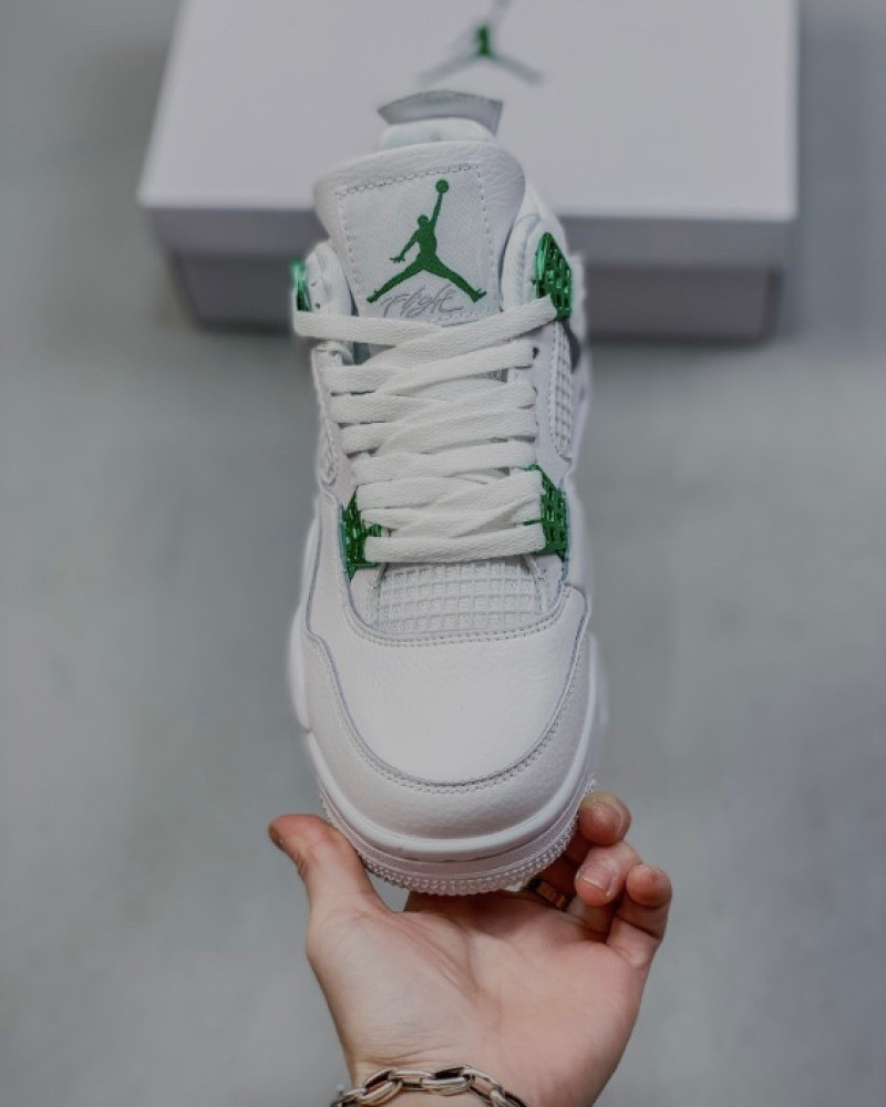 Air Jordan 4 Retro “Metallic Green”