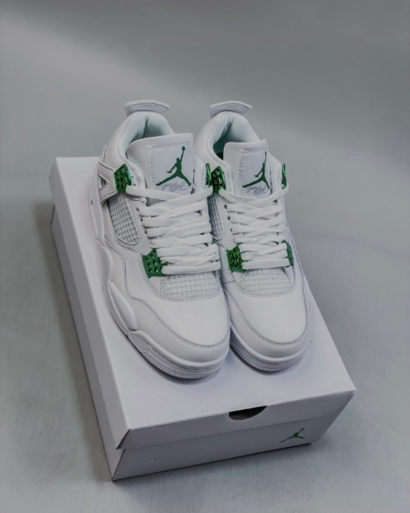Air Jordan 4 Retro “Metallic Green”