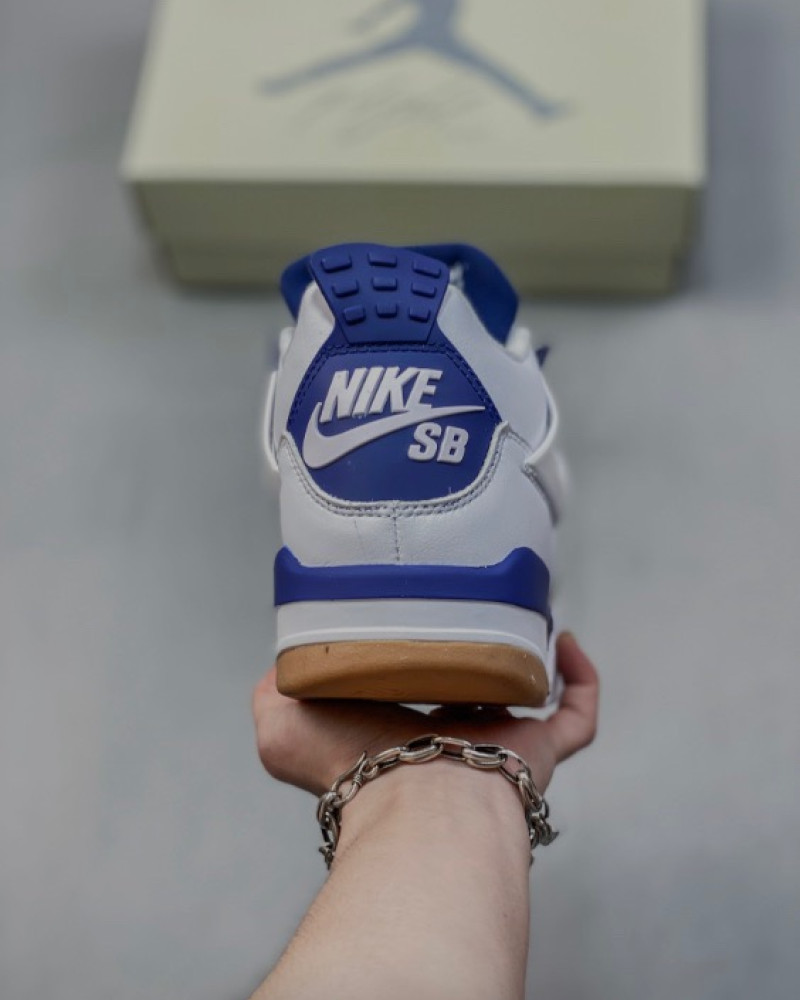 Nike SB x Air Jordan 4 “Navy”