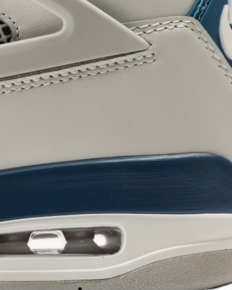Air Jordan 4 Retro “Military Blue”