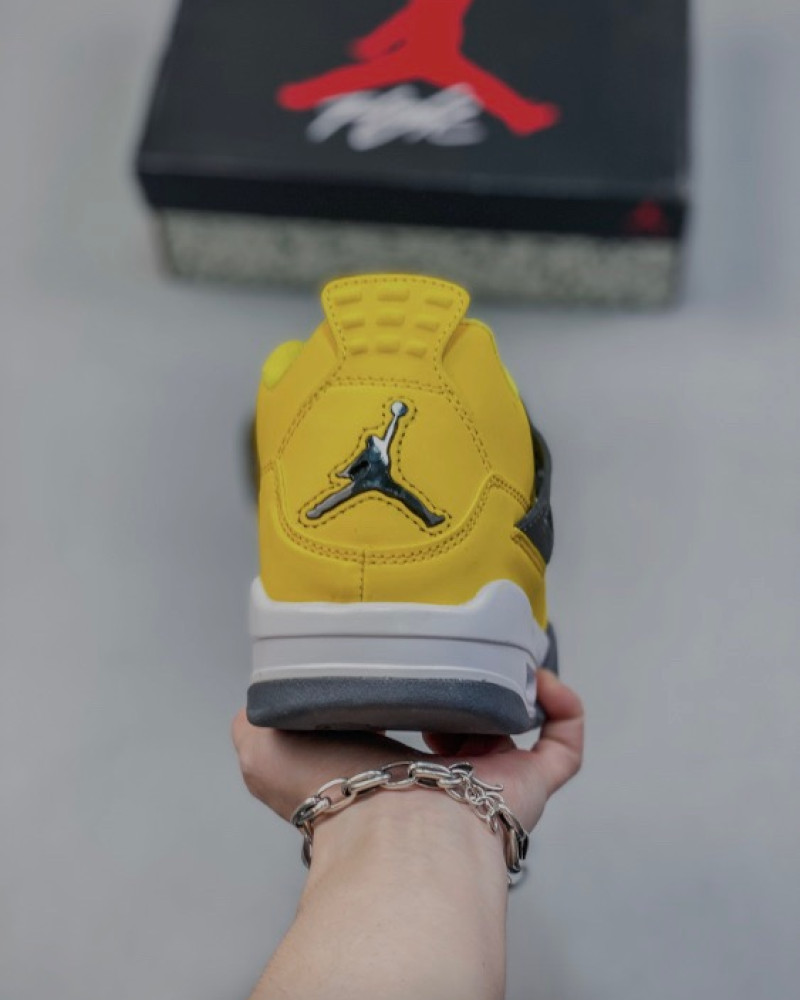 Air Jordan 4 Retro “Lightning”