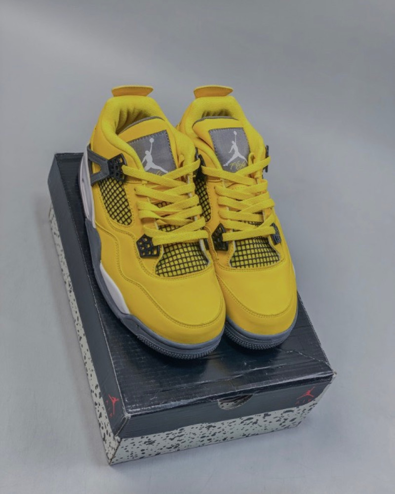 Air Jordan 4 Retro “Lightning”