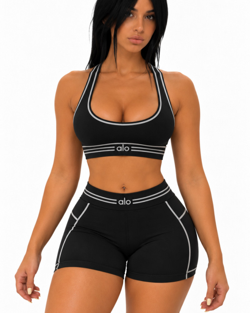 Alo Yoga Airbrush Heart Throb Bra & Shorts Set – Black/White