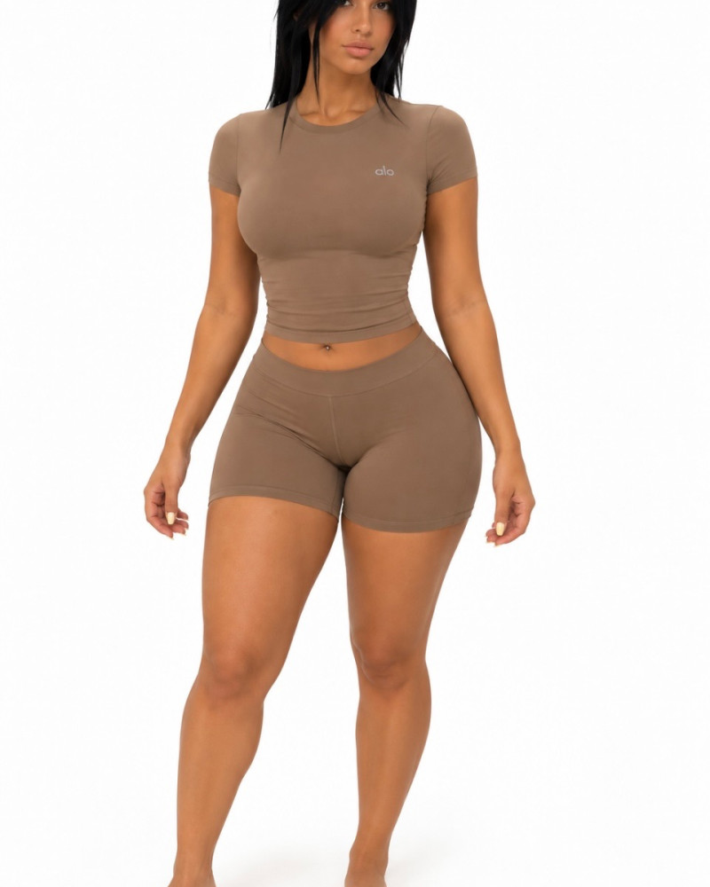 Alo Yoga Finesse Short Sleeve Set- Sun Kissed Brown