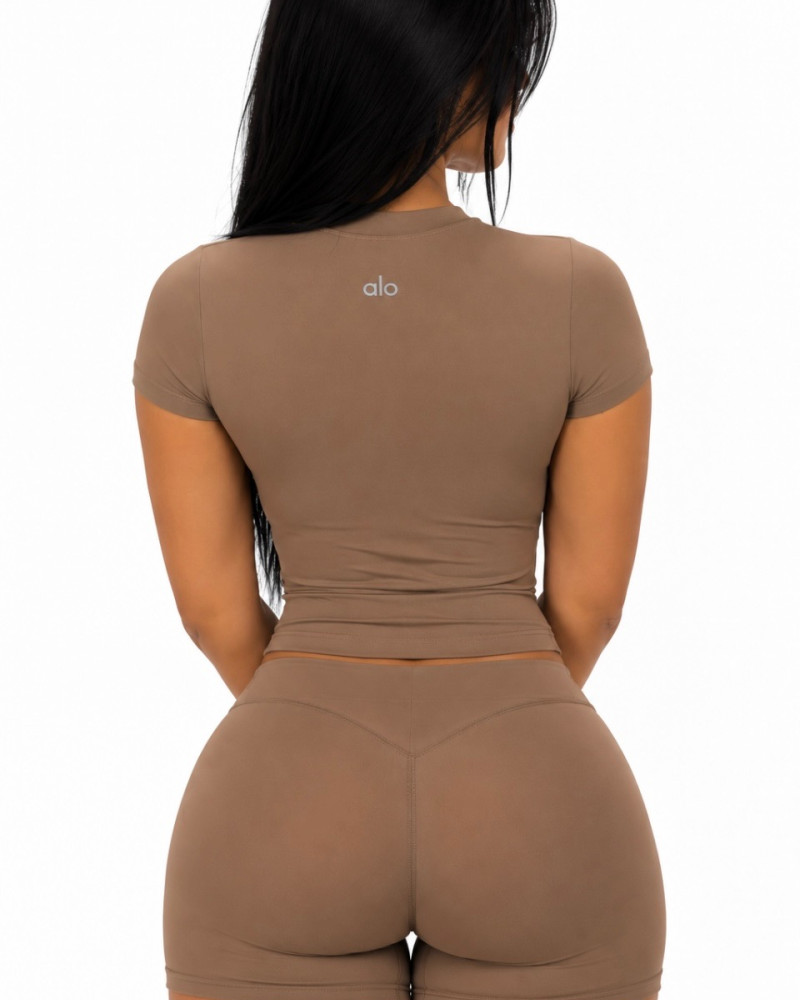 Alo Yoga Finesse Short Sleeve Set- Sun Kissed Brown