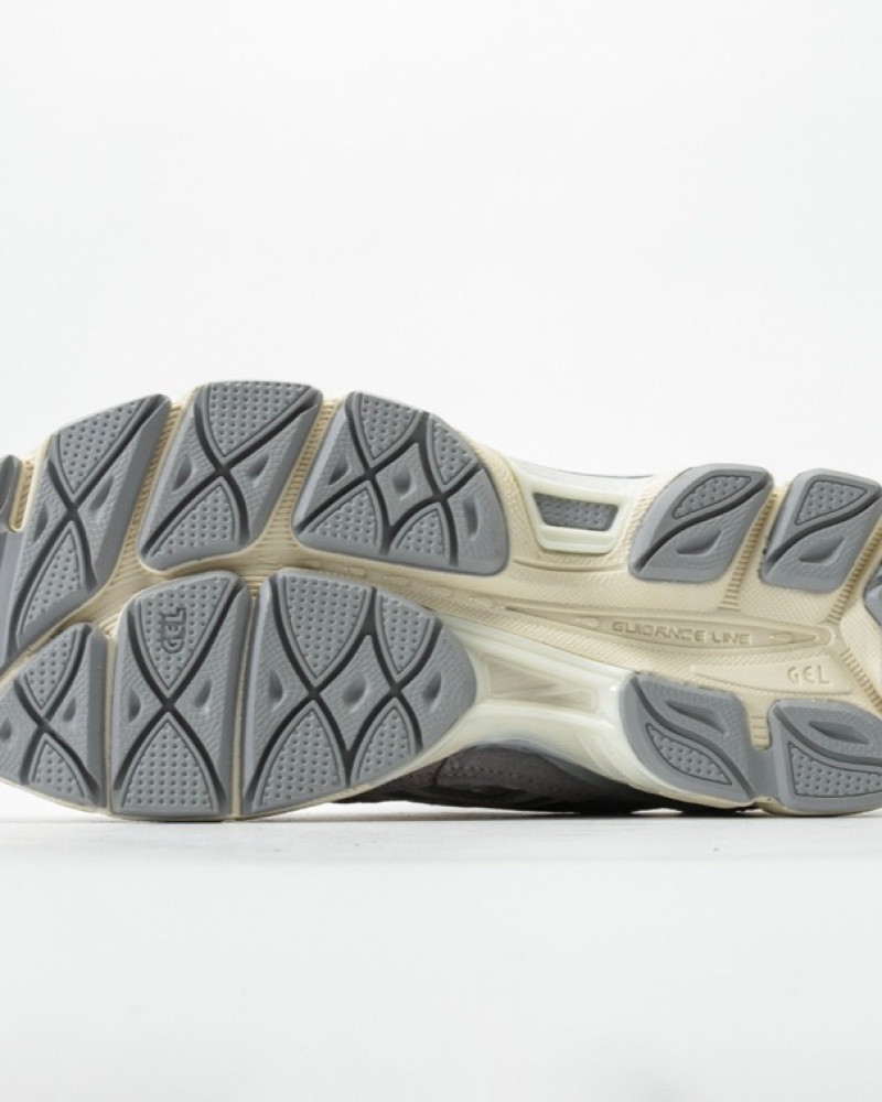 ASICS GEL-NYC “Cream / Oyster Grey” 