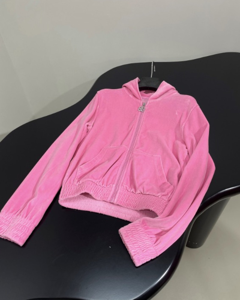 Balenciaga’s Pre-Fall 2024 collection Pink Hoodie and Sweatpants 