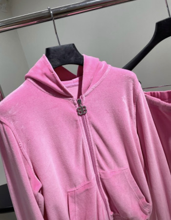 Balenciaga’s Pre-Fall 2024 collection Pink Hoodie and Sweatpants 