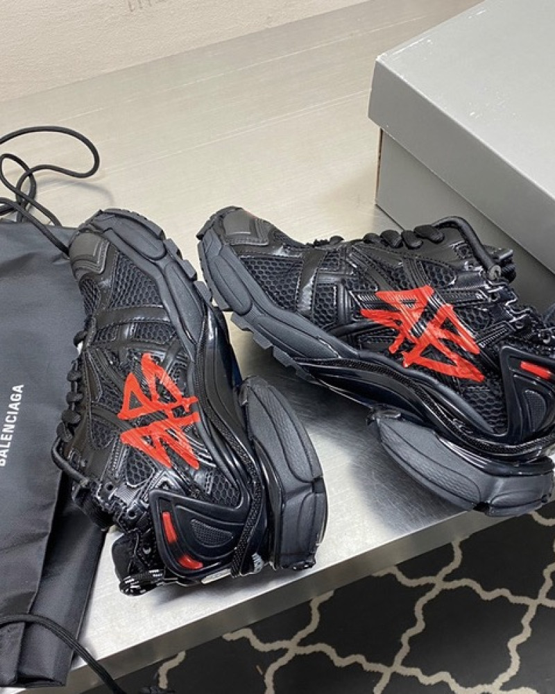 Balenciaga Runner Graffiti