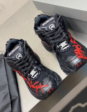 Balenciaga Runner Graffiti