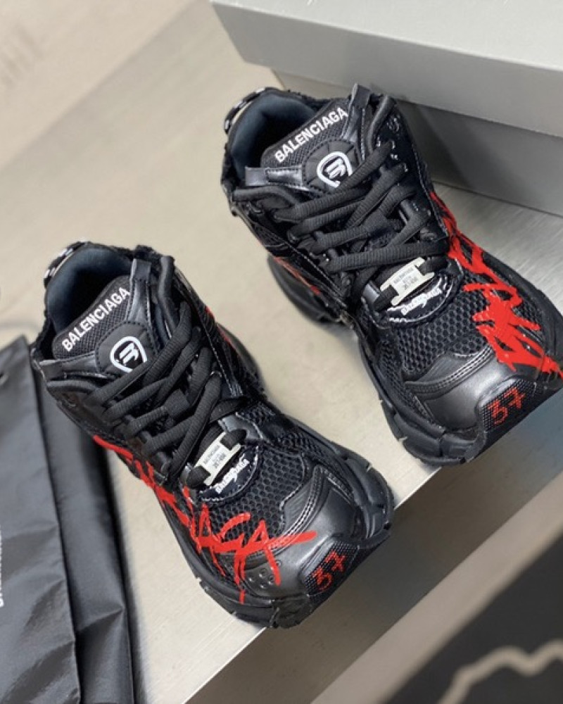 Balenciaga Runner Graffiti