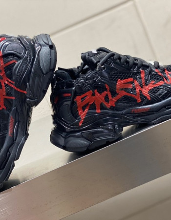 Balenciaga Runner Graffiti