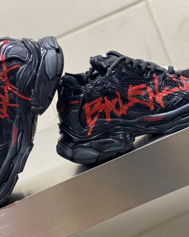 Balenciaga Runner Graffiti