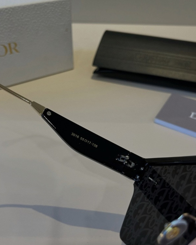 Christian Dior DiorClub M4U Oblique Shield Sunglasses