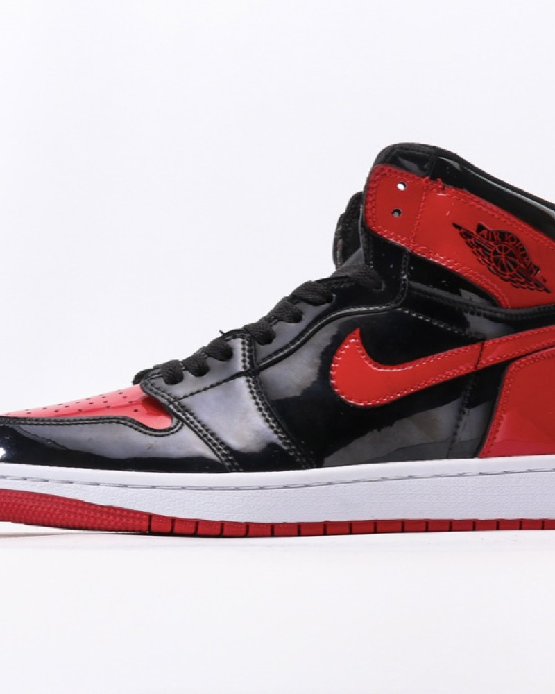 Air Jordan 1 Retro High OG Patent Bred