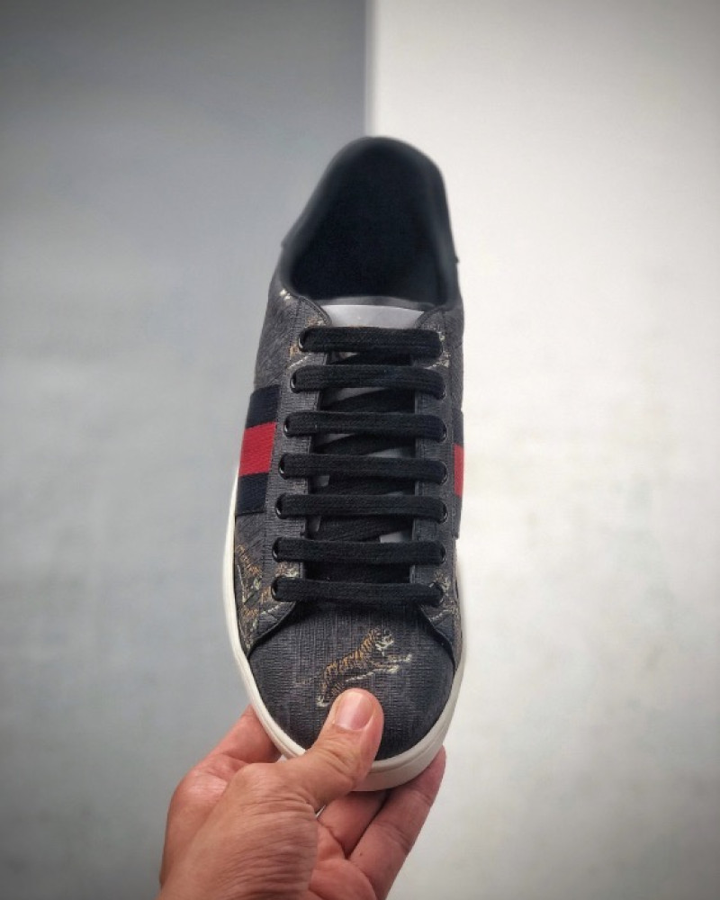 Gucci Ace GG Supreme Sneakers Tiger Monogram