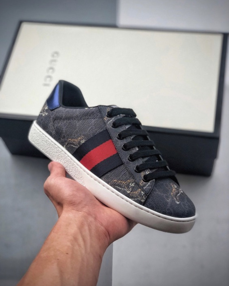 Gucci Ace GG Supreme Sneakers Tiger Monogram