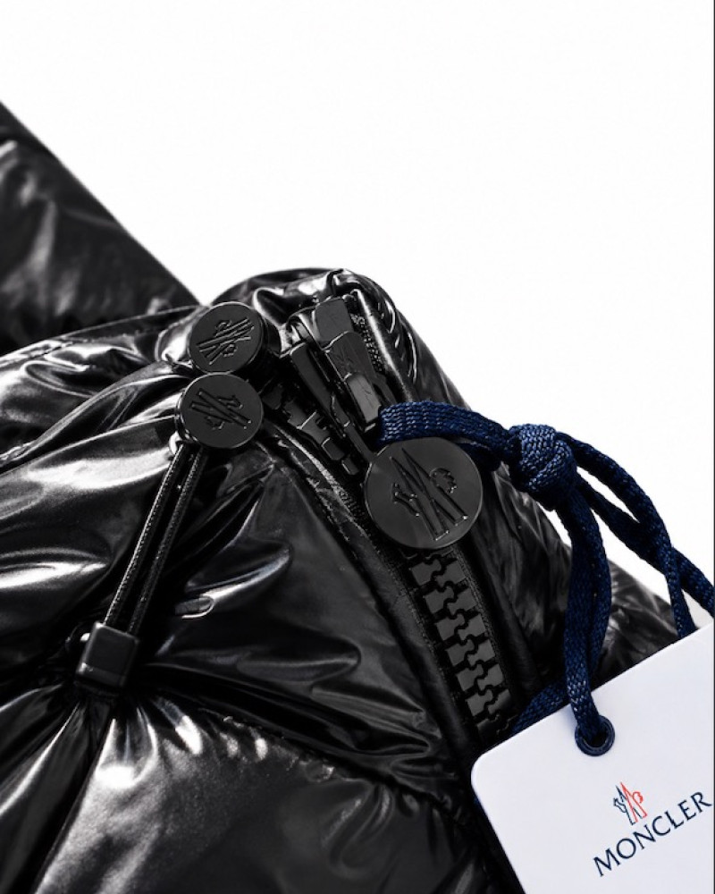 Moncler Montreuil Hooded Logo Down Gilet – Black