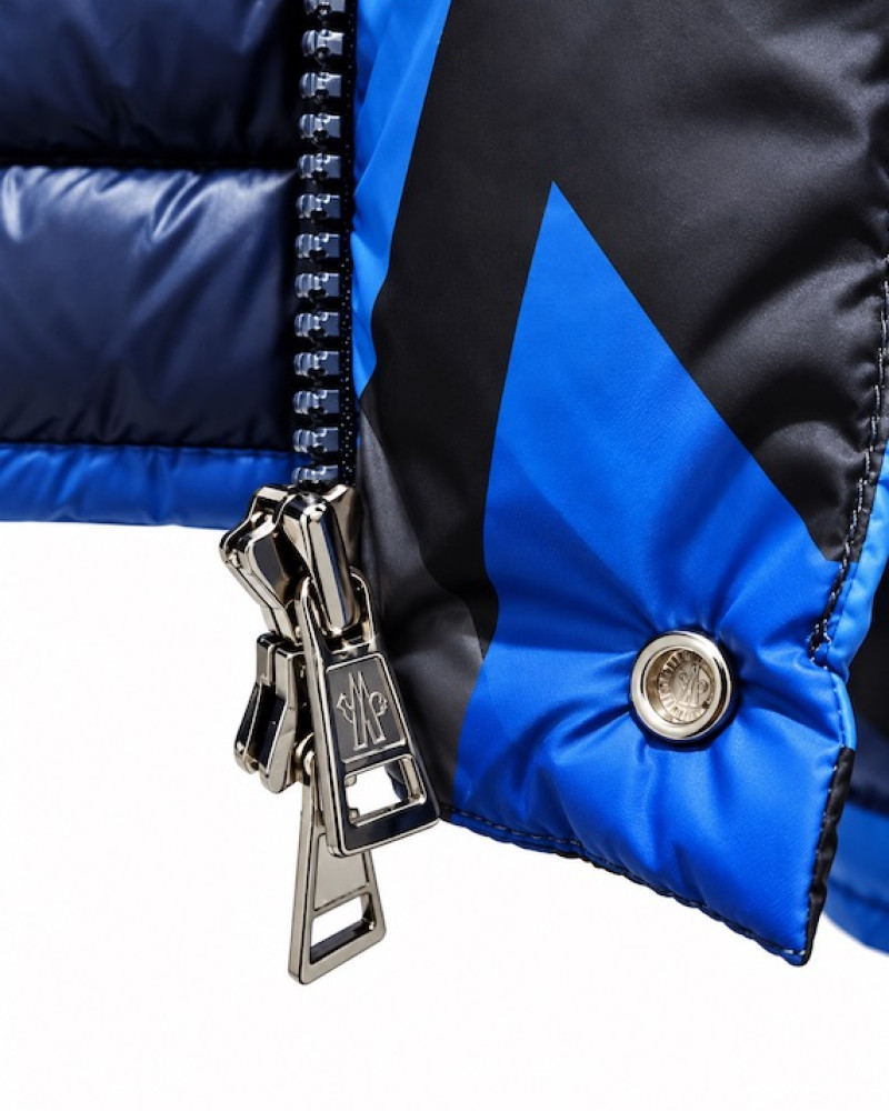 Moncler Mosa Geometric-Print Hooded Down Jacket – Blue/Black/Grey