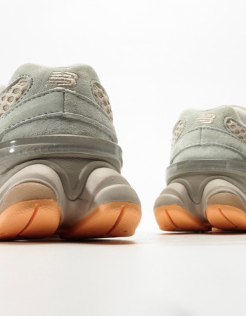 New Balance 9060 “Driftwood”