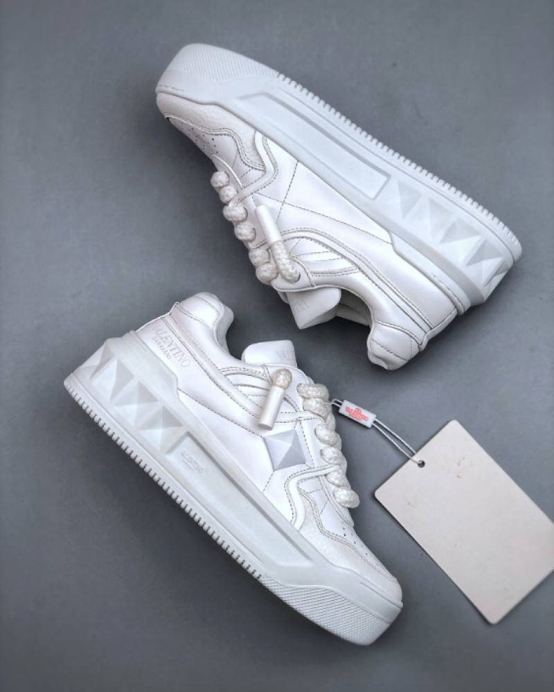  Valentino Garavani Rockstud XL Sneakers white
